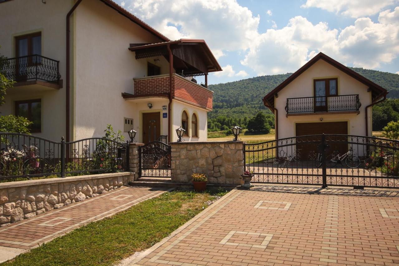 Apartman Lucija & Luka Otocac Ngoại thất bức ảnh