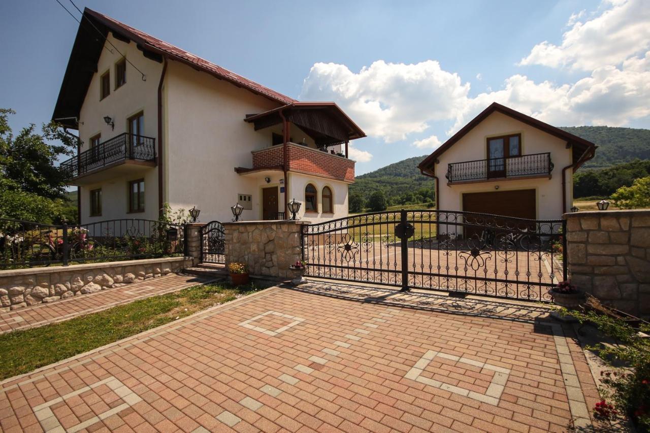 Apartman Lucija & Luka Otocac Ngoại thất bức ảnh