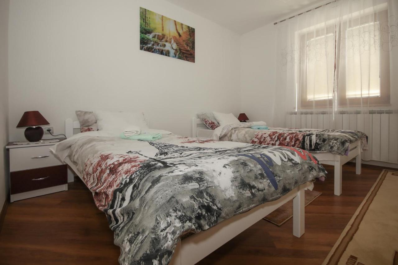 Apartman Lucija & Luka Otocac Ngoại thất bức ảnh