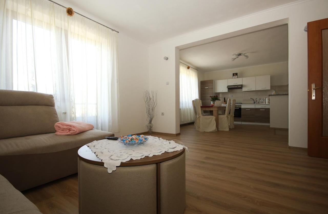 Apartman Lucija & Luka Otocac Ngoại thất bức ảnh