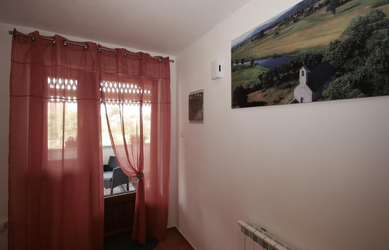 Apartman Lucija & Luka Otocac Ngoại thất bức ảnh