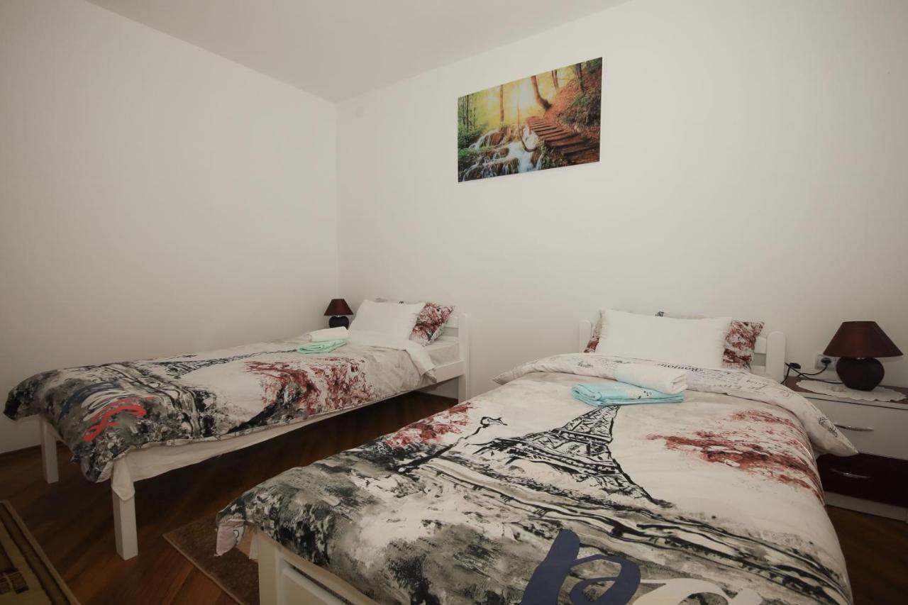 Apartman Lucija & Luka Otocac Ngoại thất bức ảnh