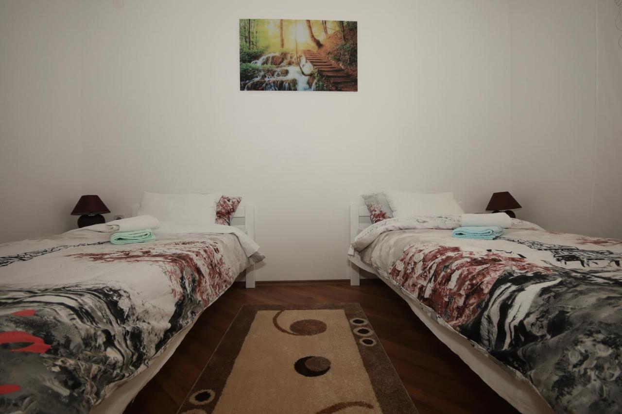 Apartman Lucija & Luka Otocac Ngoại thất bức ảnh