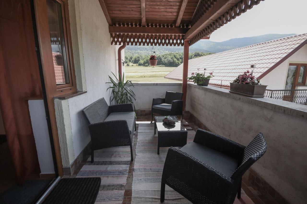 Apartman Lucija & Luka Otocac Ngoại thất bức ảnh